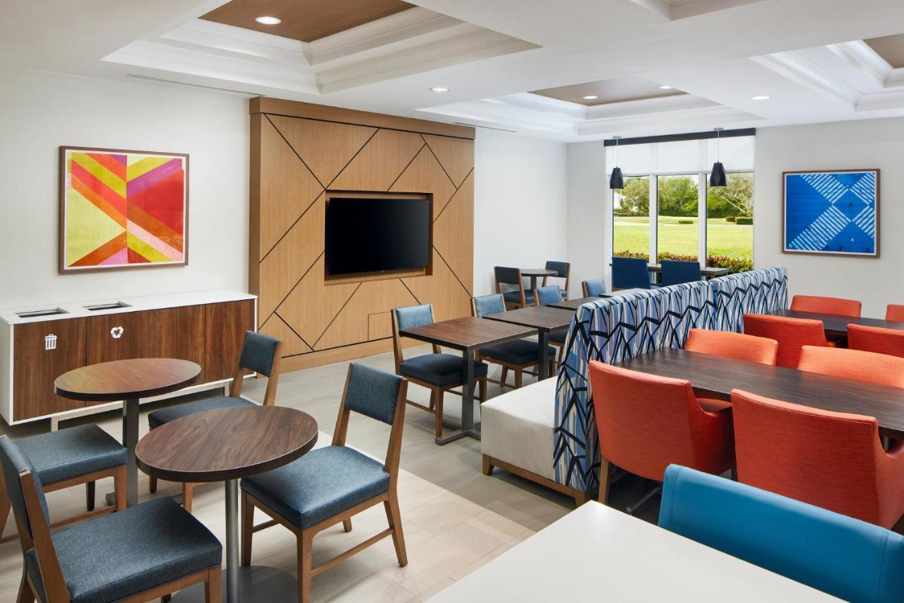 Holiday Inn Express Hotel & Suites Port St. Lucie West By Ihg Buitenkant foto