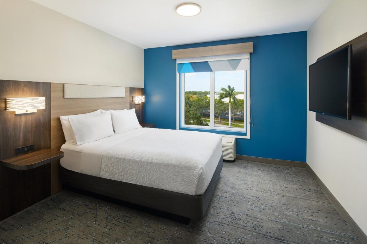 Holiday Inn Express Hotel & Suites Port St. Lucie West By Ihg Buitenkant foto