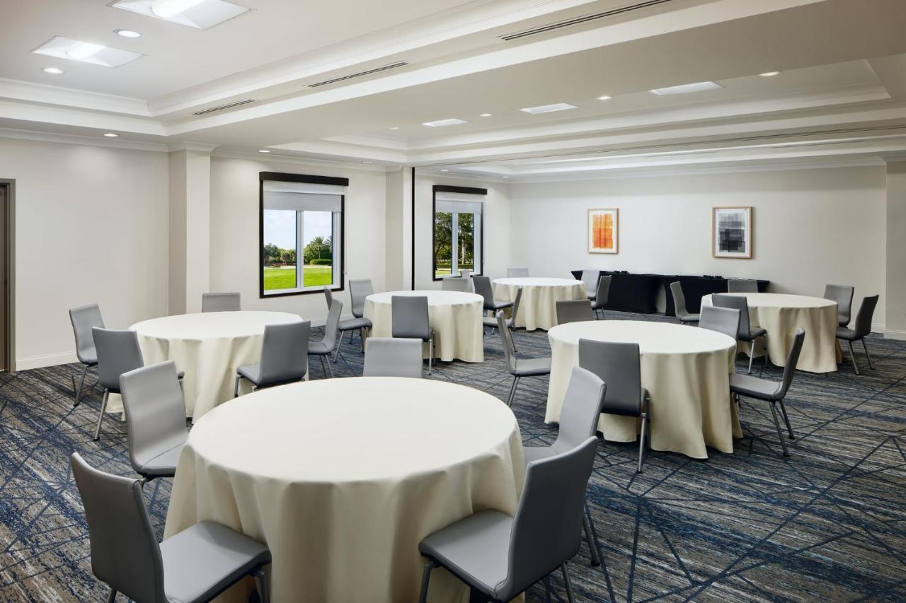 Holiday Inn Express Hotel & Suites Port St. Lucie West By Ihg Buitenkant foto
